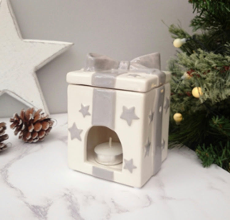 Christmas Wax Burner - present with lid
